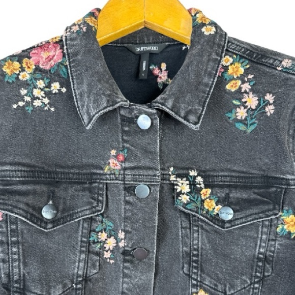 DRIFTWOOD Embroidered Spring Trucker Jacket Black Floral Denim Size Large - Picture 3 of 15